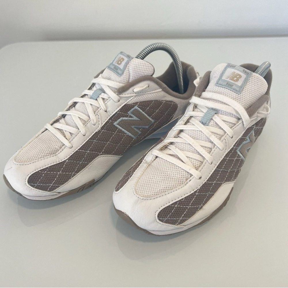 New Balance 442 Running Shoes Womens size 9.5 white brown blue sneakers